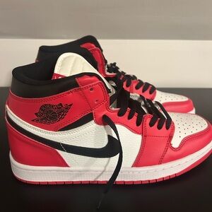 Nike jordan 1s